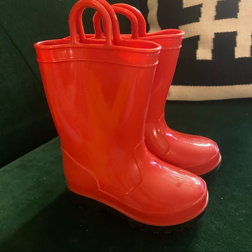 Red shiny rain boots size 6 kids